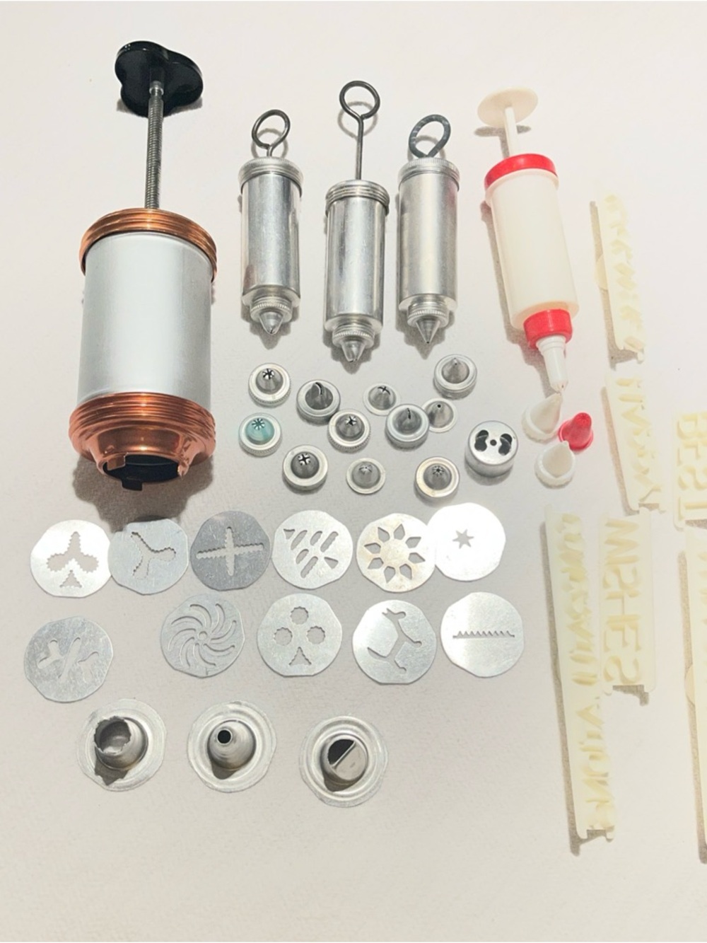 Vintage Mirro Cookie Decorator and other accessories